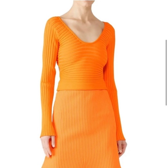 Tubi large wrap top. EUC - Picture 4 of 11